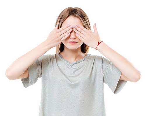 حساسیت چشم به نور بعد از عمل حذف عینک