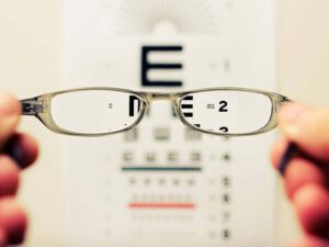 شماره چشم با نزدن عینک تغییر می کند
